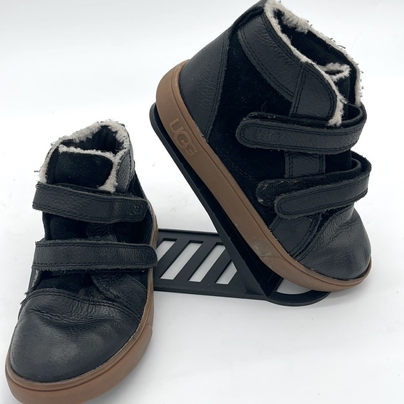 UGG Rennon II Size 11 Toddler Boys Leather High Top Shoes BLACK 1104989T - Picture 1 of 8